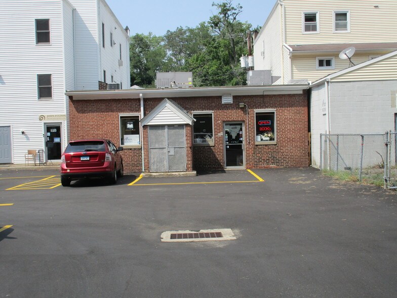 More Photos Of 126 Greenwood Ave, Bethel Storefront Retail Office For Lease