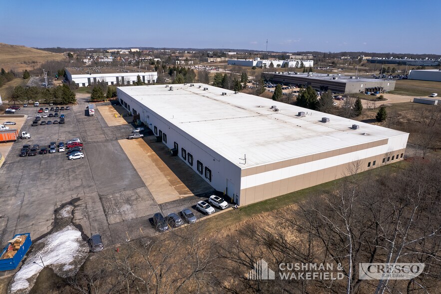 More Photos Of 28900 Fountain Pky, Solon Warehouse For Lease
