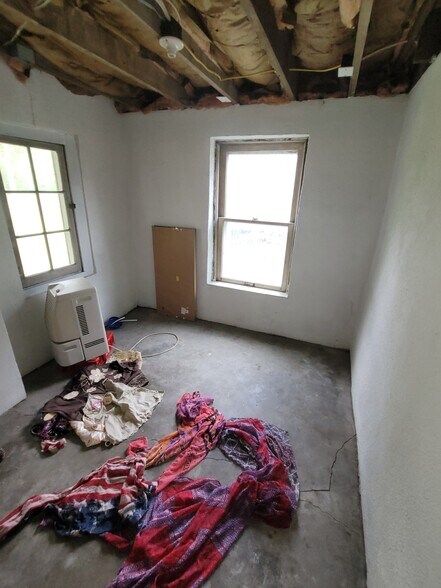 More Photos Of 5430 Rockville Rd, Indianapolis Specialty For Sale