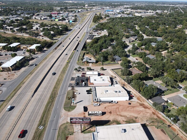 More Photos Of 2303 S Danville Dr, Abilene Office For Lease