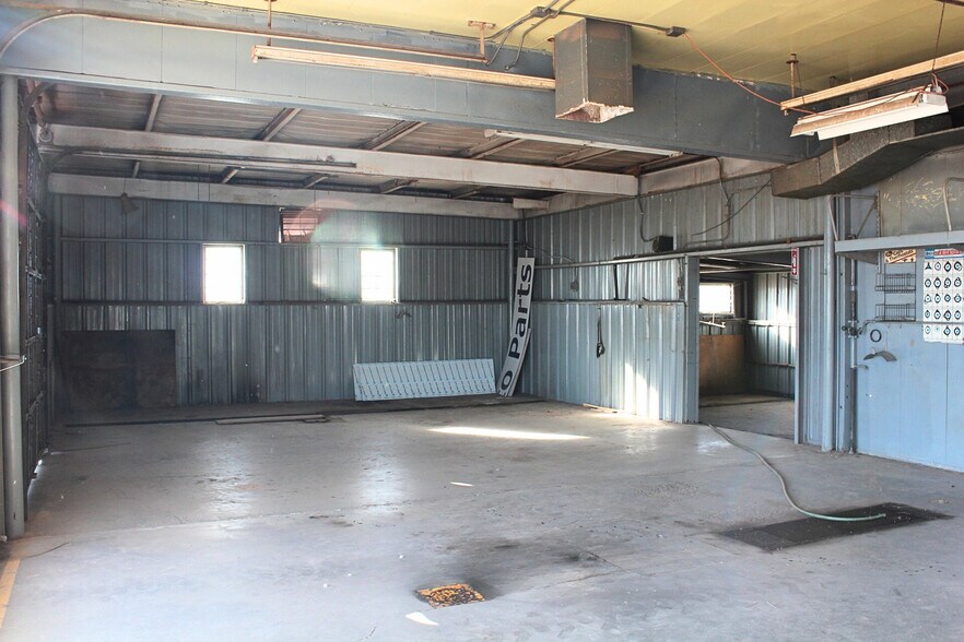More Photos Of 700 W Picacho Ave, Las Cruces Auto Repair For Sale