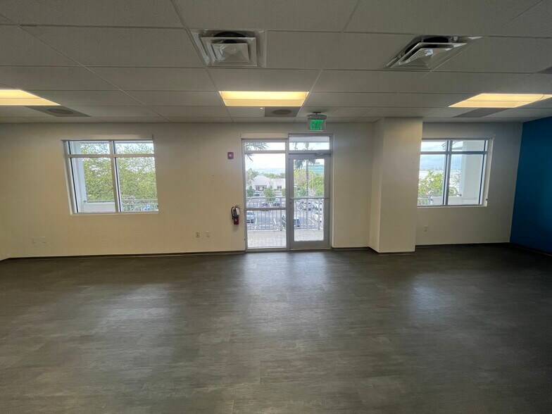More Photos Of 260 SW Natura Ave, Deerfield Beach Office For Sale