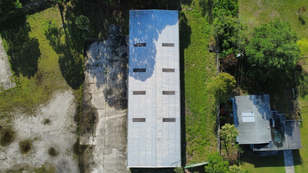 More Photos Of 290 N Lake View Blvd, Cocoa Warehouse For Lease