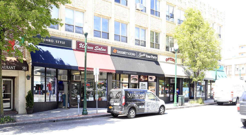 More Photos Of 81 Centre St, New Rochelle Office For Lease