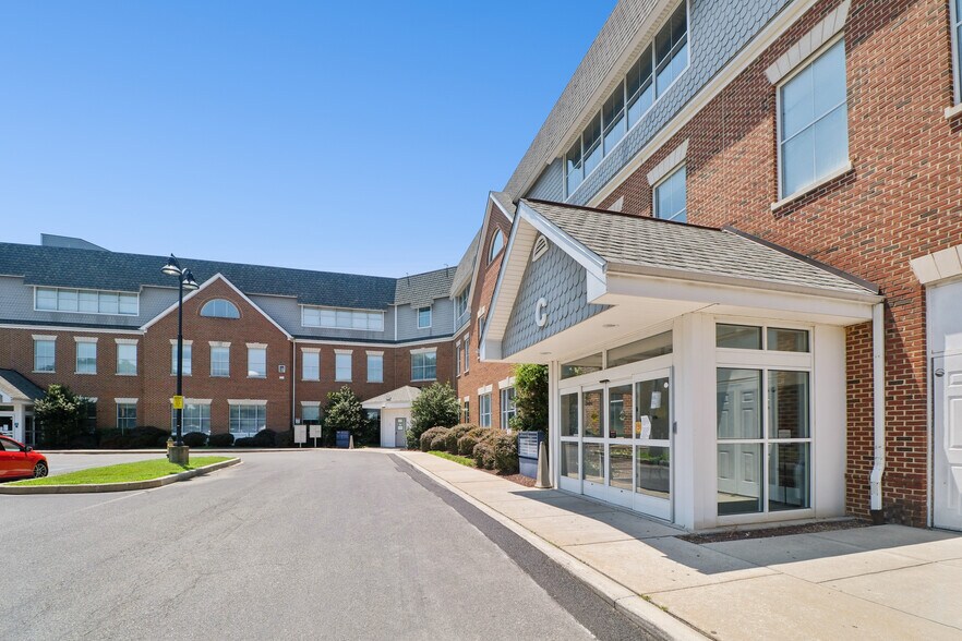 More Photos Of 100 S Main St, Smyrna Medical For Sale
