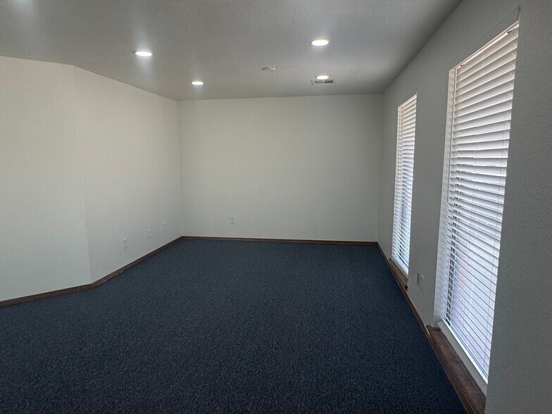 More Photos Of 221 N Service Rd, Moore Office For Lease