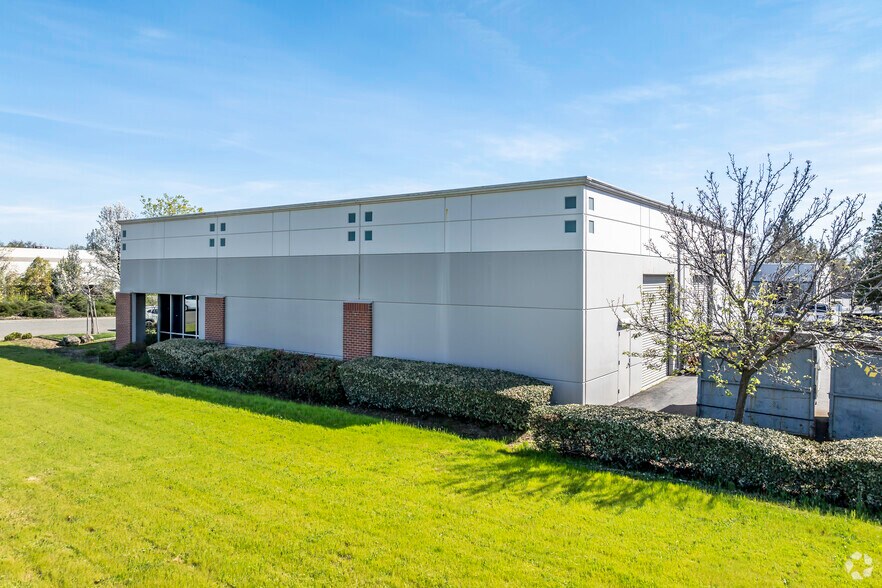 More Photos Of 4170 Citrus Ave, Rocklin Light Distribution For Sale