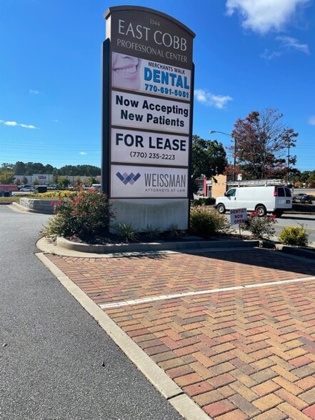 More Photos Of 1344 E Cobb Dr, Marietta Office For Lease