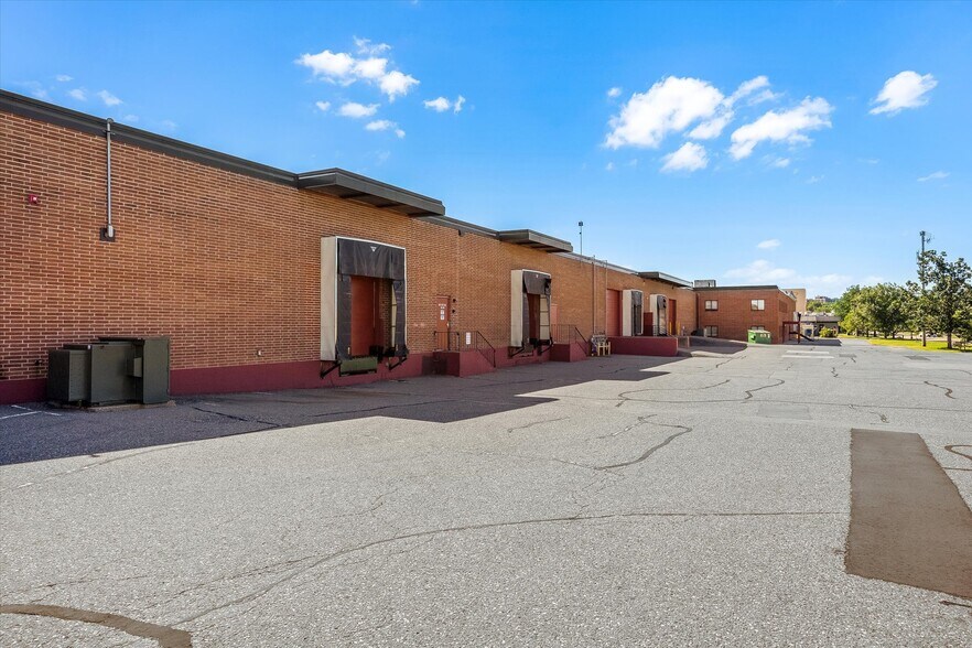 More Photos Of 130-150 Eva St, Saint Paul Industrial For Sale