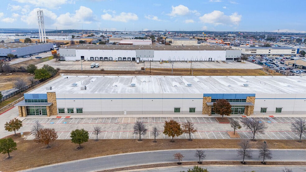 More Photos Of 5500 Mid Cities, Schertz Warehouse For Lease