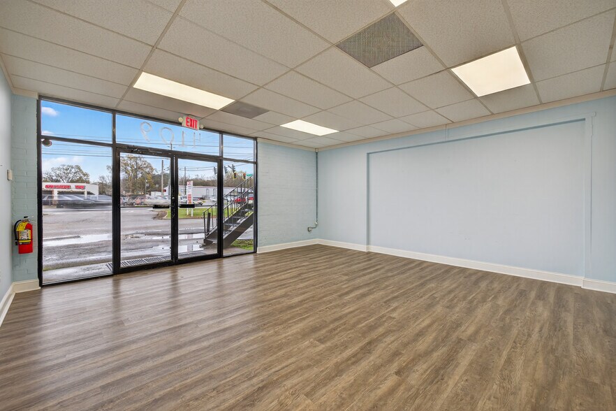 More Photos Of 4109 Robinson St, Covington Freestanding For Sale