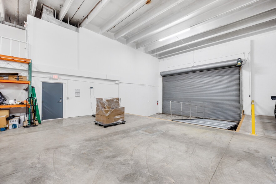 More Photos Of 8009 NW 29th St, Doral Warehouse For Sale