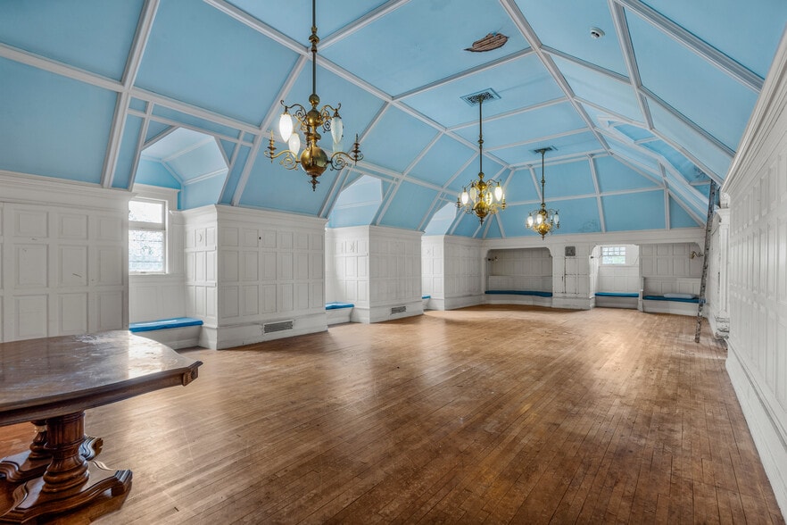 More Photos Of 76 Prospect St, Vernon Funeral Home For Sale