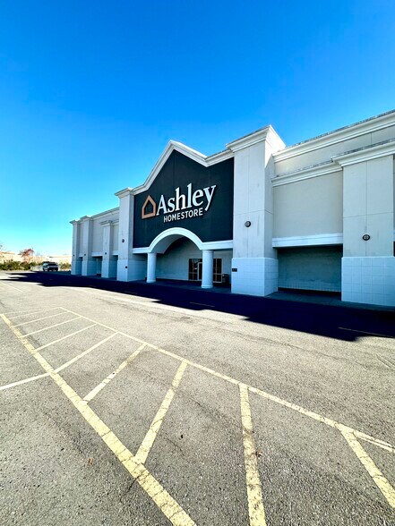 More Photos Of 3625 Highway 14, Lake Charles General Retail For Lease