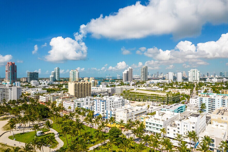 More Photos Of 660 Ocean Dr, Miami Beach Hotel For Sale