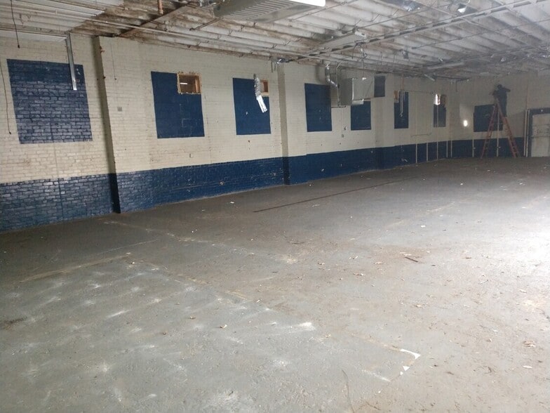 Primary Photo Of 298 Junius St, Brooklyn Warehouse For Lease