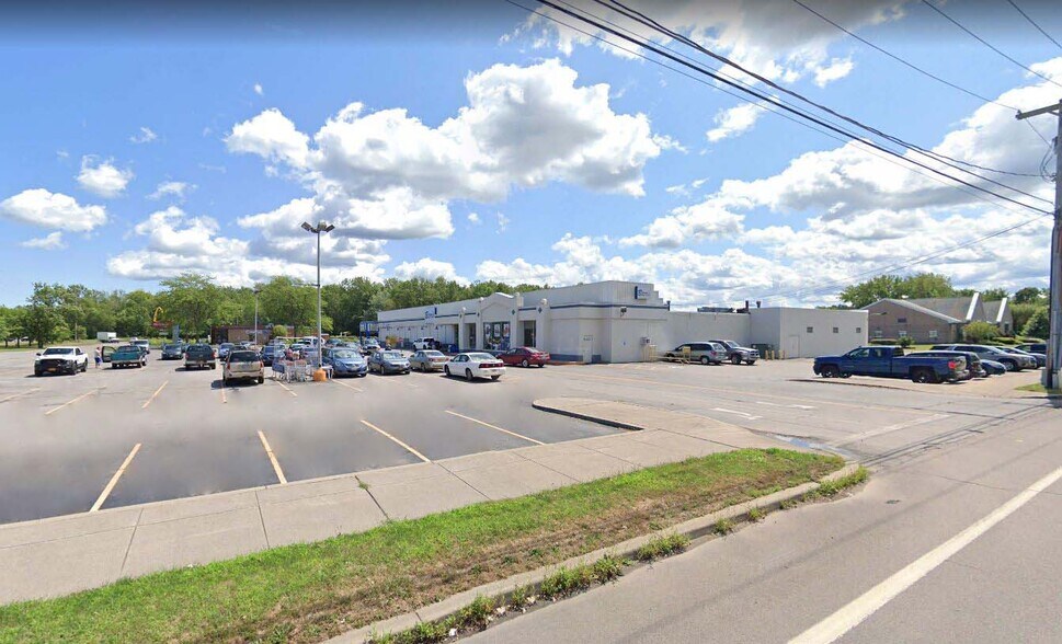 More Photos Of 4090 Pearsall St, Williamson Supermarket For Lease