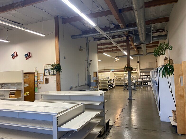 More Photos Of 2395 Monument Blvd, Concord Showroom For Lease