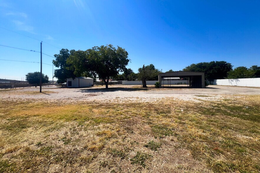 More Photos Of 231 Central Fwy E, Wichita Falls Land For Sale
