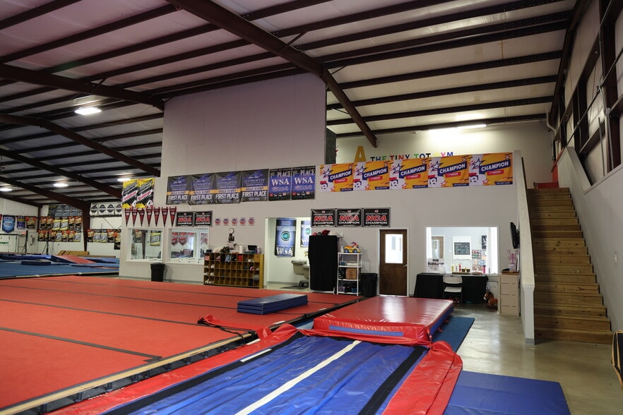 More Photos Of 31 Dale Dr, Cabot General Retail For Sale