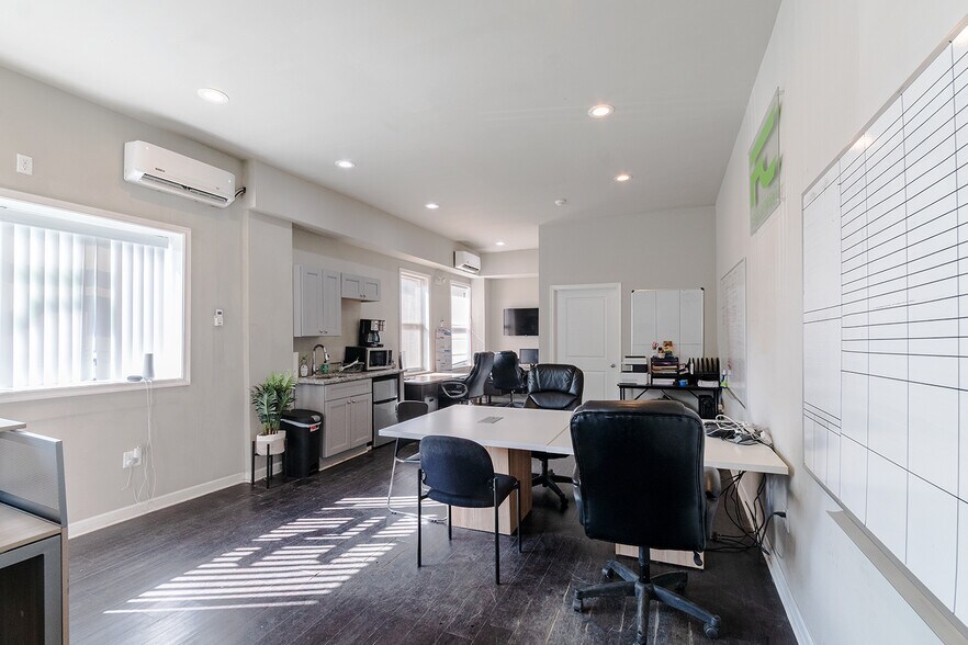 More Photos Of 1632 N 29th St, Philadelphia Office Residential For Lease