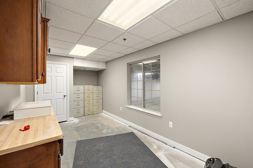 More Photos Of 15065 32 Mile Rd, Romeo Warehouse For Lease