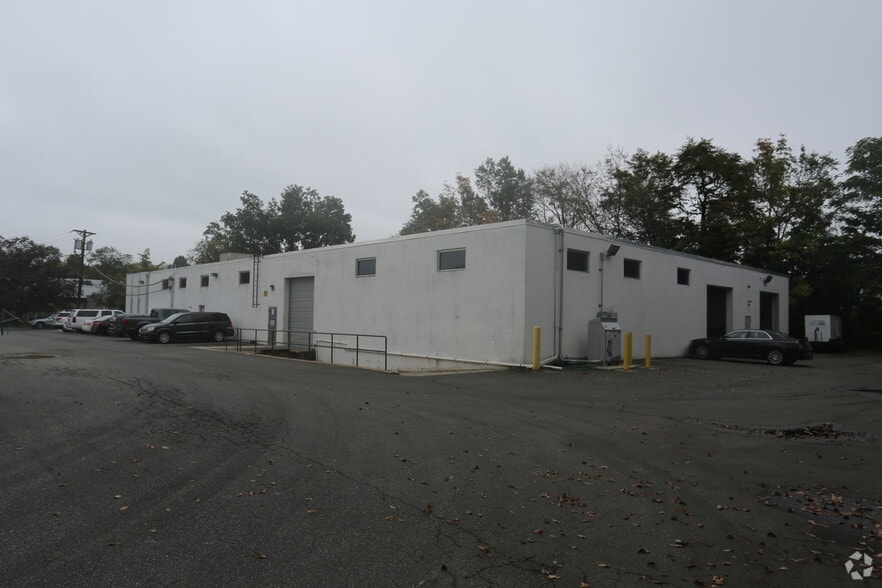 More Photos Of 341 Kaplan Dr, Fairfield Warehouse For Lease
