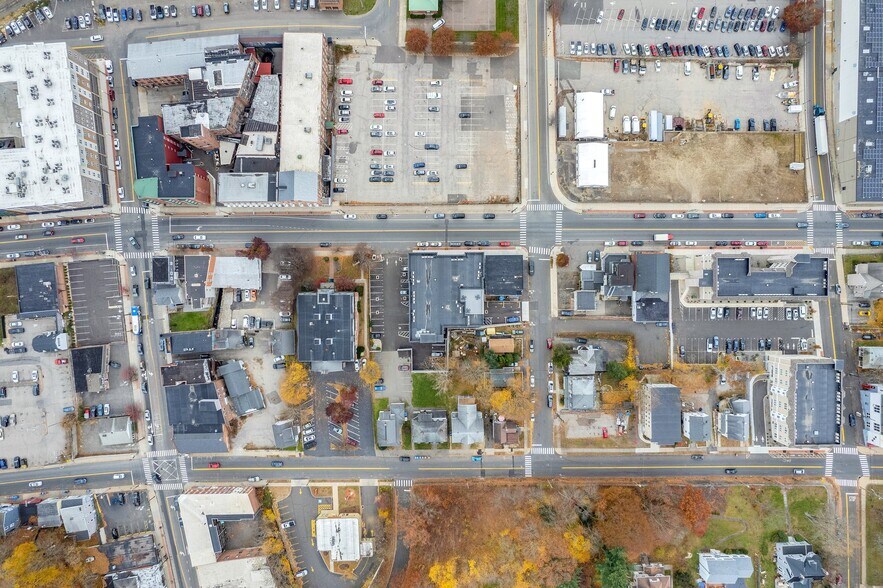 More Photos Of 356 Howe Ave, Shelton Apartments For Lease