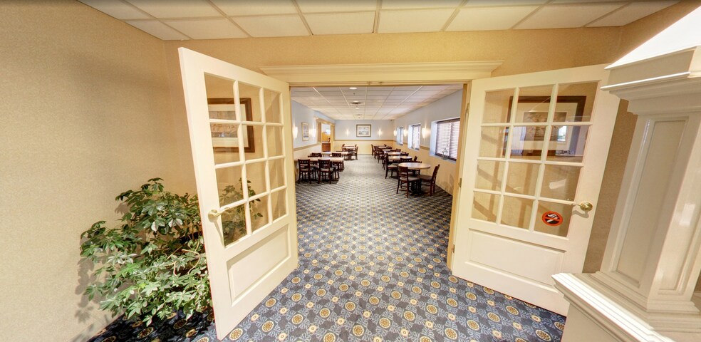 More Photos Of 110 Middle St, Fairhaven Hotel For Lease