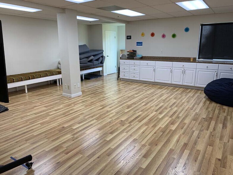More Photos Of 101 Wikiup Dr, Santa Rosa Office For Lease
