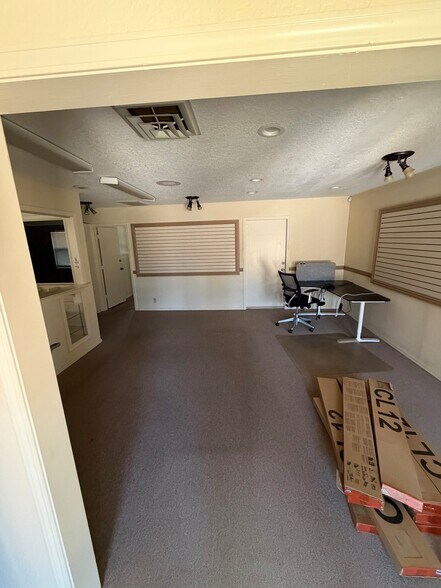 More Photos Of 5401 E 71st St, Tulsa Office For Lease