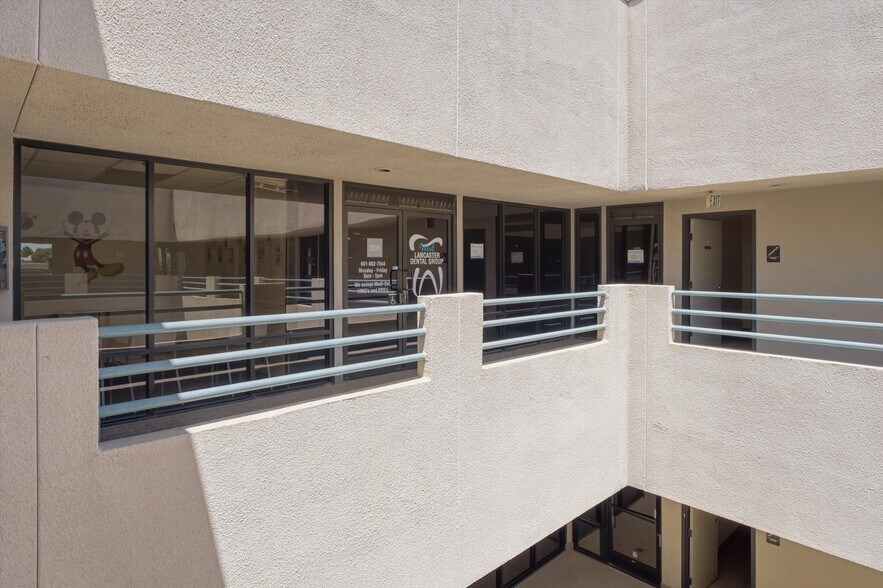 More Photos Of 1669 W Avenue J, Lancaster Medical For Lease