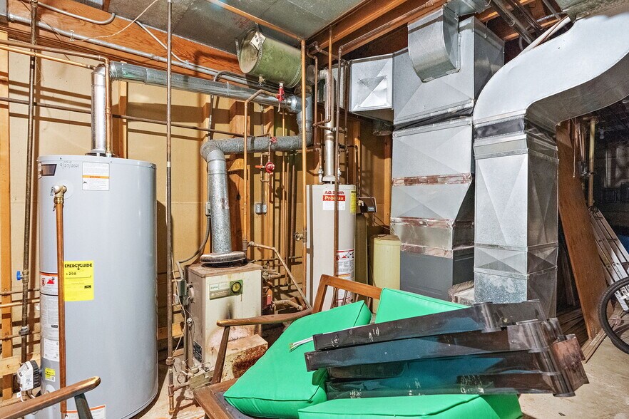 More Photos Of 101 S Main St, Pine Island General Retail For Sale