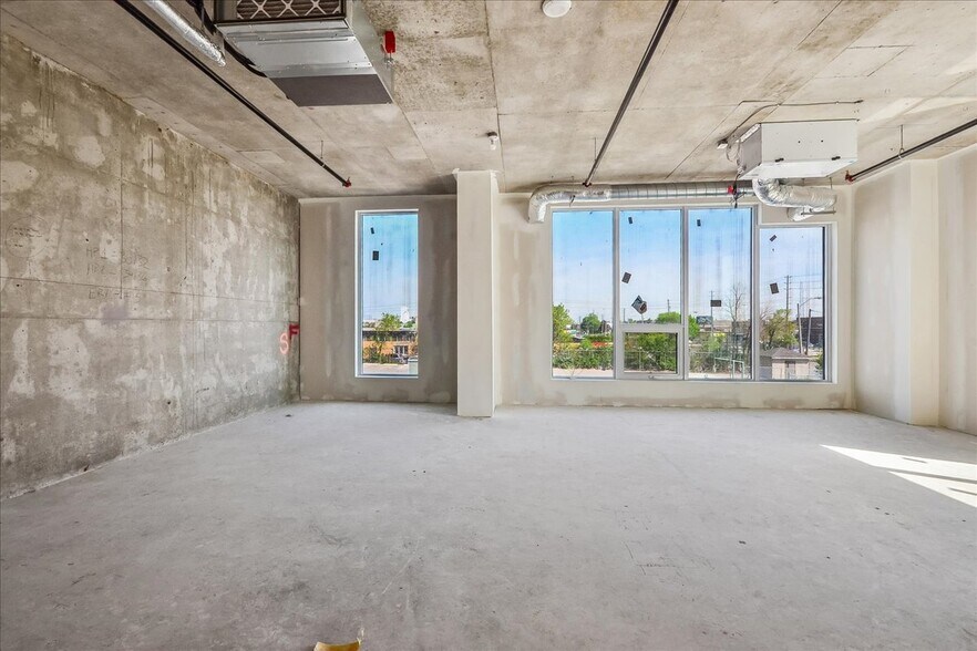 More Photos Of 600 Dixon Rd, Toronto Hotel For Sale