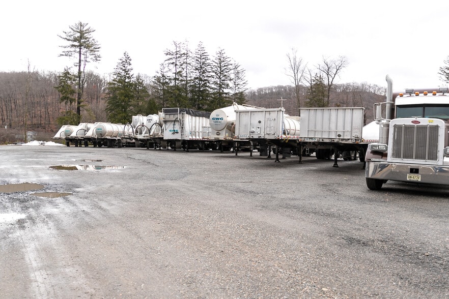 More Photos Of 56 US 46 Hwy, Columbia Distribution For Lease