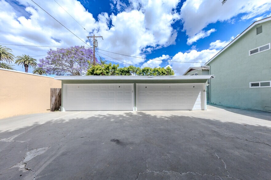 More Photos Of 241 Lindero Ave, Long Beach Apartments For Sale