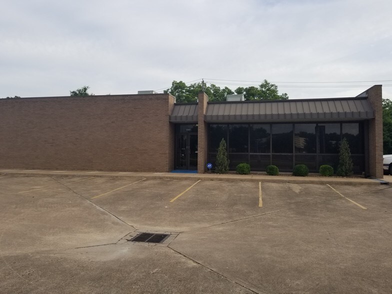 More Photos Of 2006 Broadway St, Pearland Medical For Lease