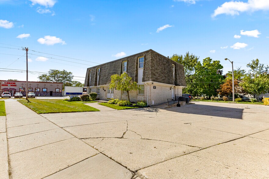 More Photos Of 30401 Utica Rd, Roseville Office For Sale