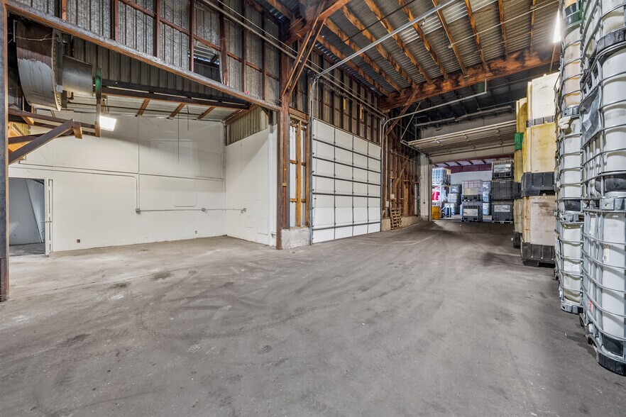 More Photos Of 1385 Antelope Rd, White City Manufacturing For Lease