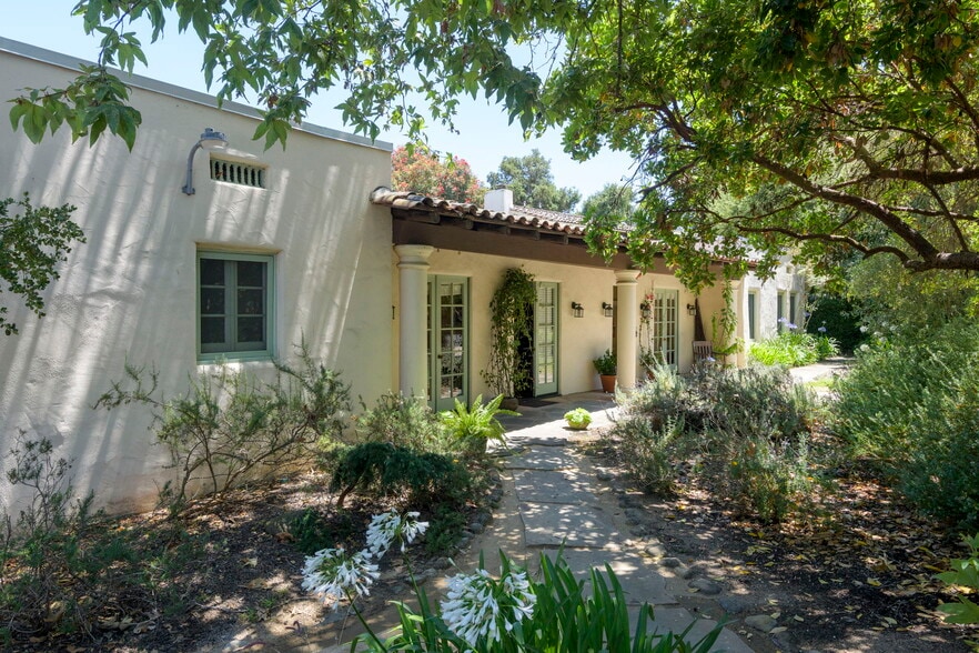 More Photos Of 249 Lambert Rd, Carpinteria Specialty For Sale