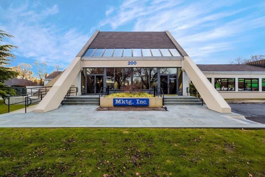 More Photos Of 200 Carleton Ave, East Islip Office For Lease