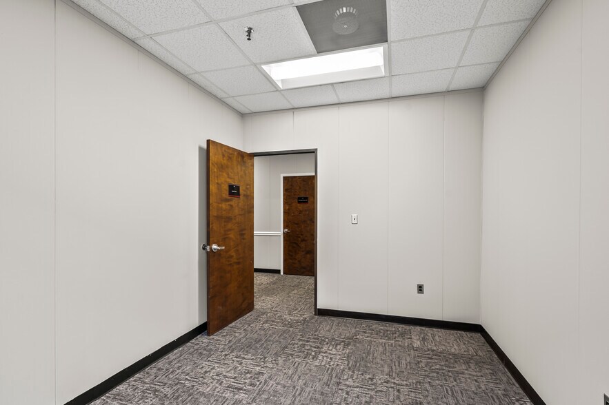 More Photos Of 8025 North Point Blvd, Winston-Salem Office For Lease