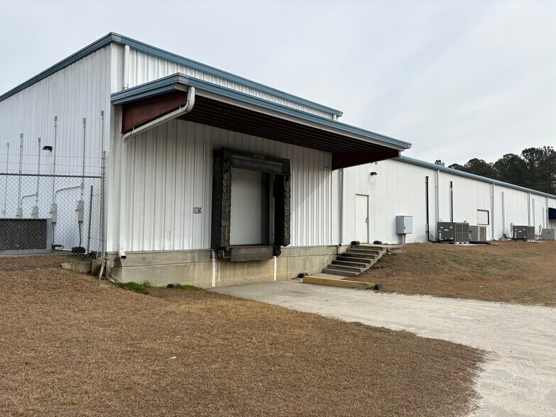 More Photos Of 11375 US-701 Hwy, Elizabethtown Refrigeration Cold Storage For Sale