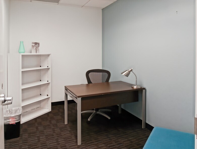 More Photos Of 20801 Biscayne Blvd, Aventura Coworking Space
