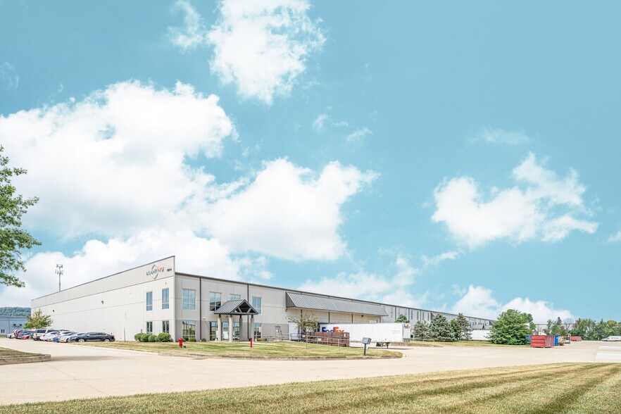 More Photos Of 7201 Intermodal Dr, Louisville Warehouse For Lease