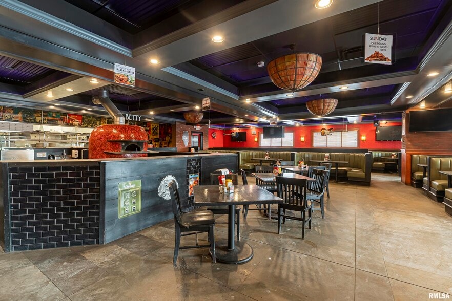 More Photos Of 2310 Reed Station Pky, Carbondale Restaurant For Sale