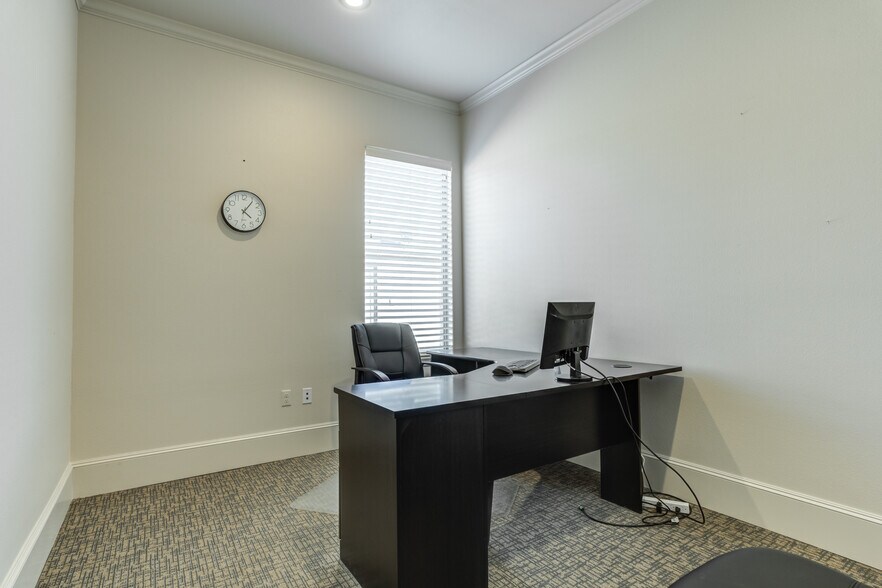 More Photos Of 2523 86 St, Lubbock Office For Lease