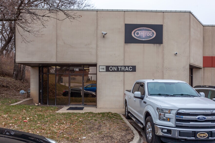 More Photos Of 1140-1146 Booth St, Kansas City Light Manufacturing For Lease