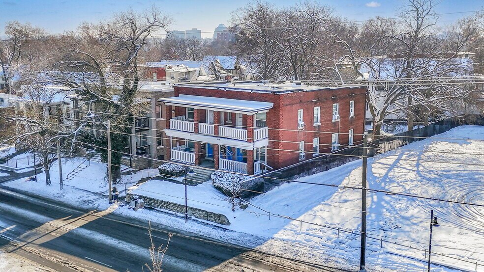 More Photos Of 1017 W 39th St, Kansas City Apartments For Sale