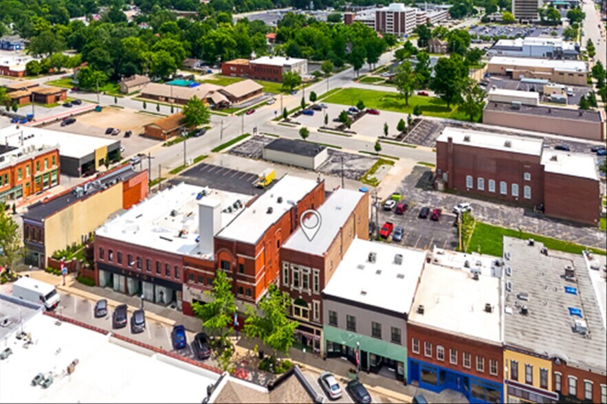 More Photos Of 214 E Commercial St, Springfield Storefront Retail Office For Sale